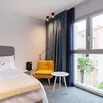 Boutique Lili 4* 로비니