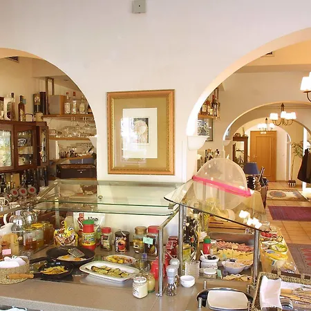 Hotel Boutique Lili 4*