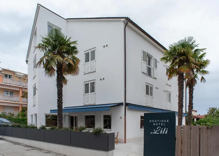 מלון Boutique Lili 4*