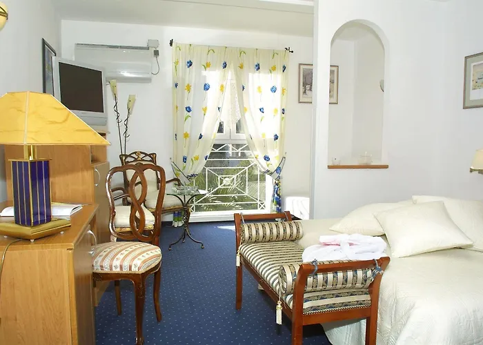 Boutique Lili מלון 4*