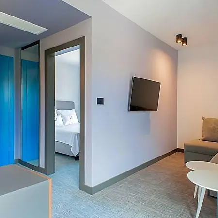 Hotel Boutique Lili 4*