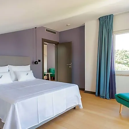 Boutique Lili Ξενοδοχείο 4*