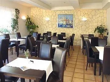 Hotel Boutique Lili 4*