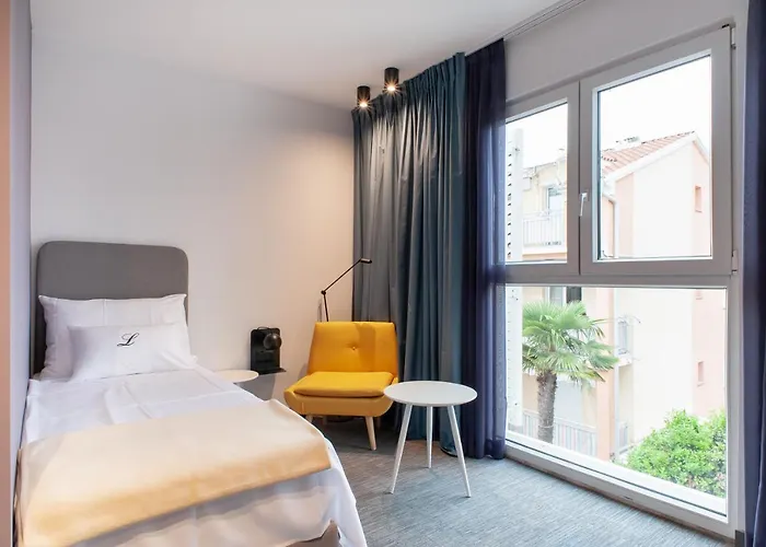 Boutique Lili 4* רוביני