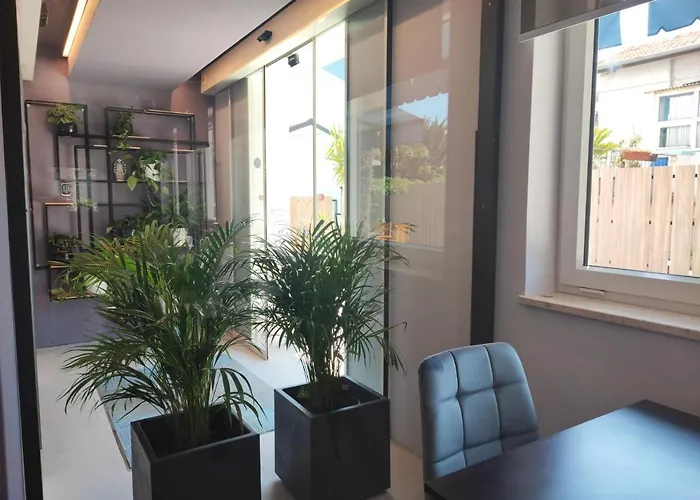 Boutique Lili 4* רוביני