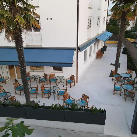 호텔 Boutique Lili 로비니