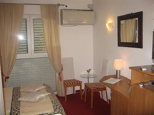 호텔 Boutique Lili 로비니