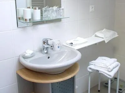 Boutique Lili 로비니